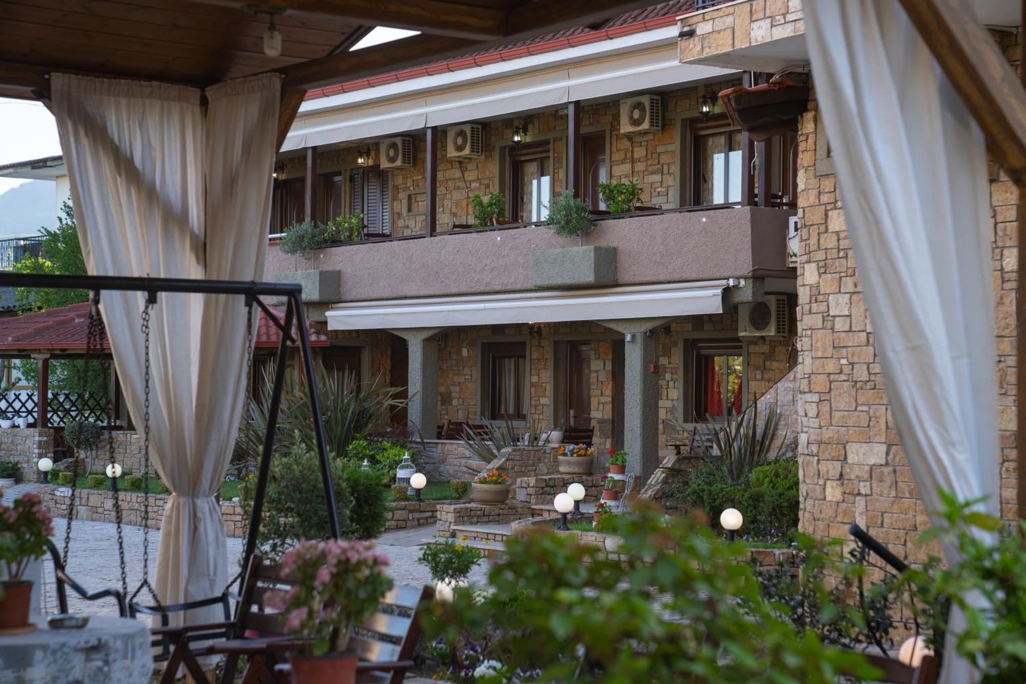 Kallinikos Guesthouse Loutraki  Exterior photo
